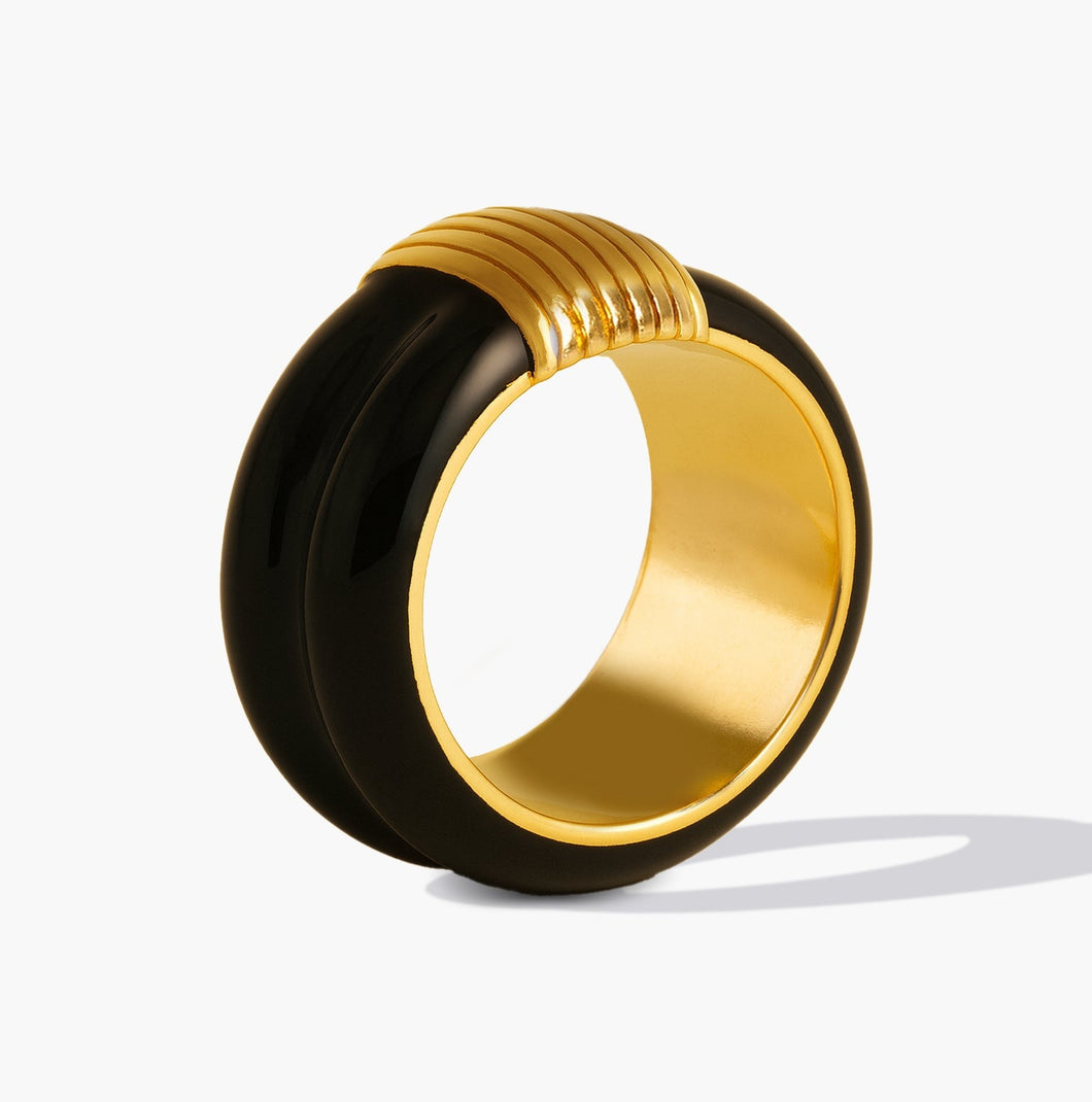 Aristocrat Ring Gold and Black LEYENDAS JACKIE FOREVER CRYSTALS 7 