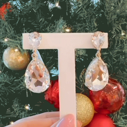 Majestic Drop Earrings Crystal FOREVER ESSENTIALS FOREVER CRYSTALS 